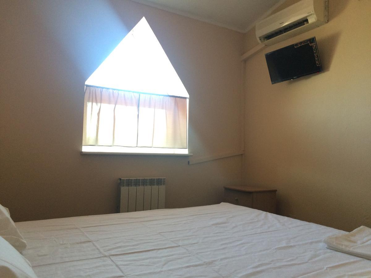 Hostel Krivoy Rog Bagian luar foto